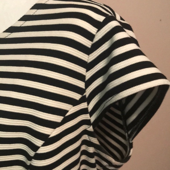 ELLE Striped Pendulum Top Size Large - Picture 4 of 8